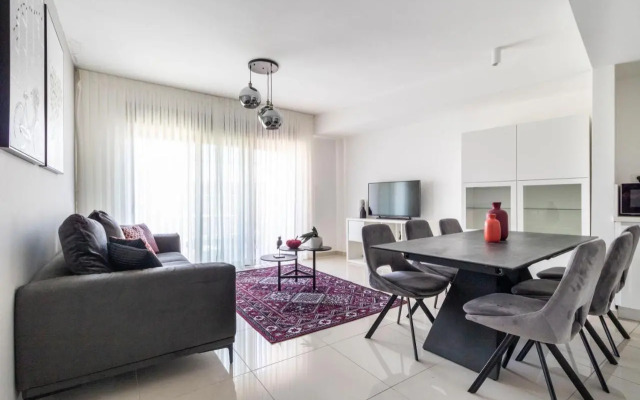 Stylish 1 Bedrooms Parking At City Gate