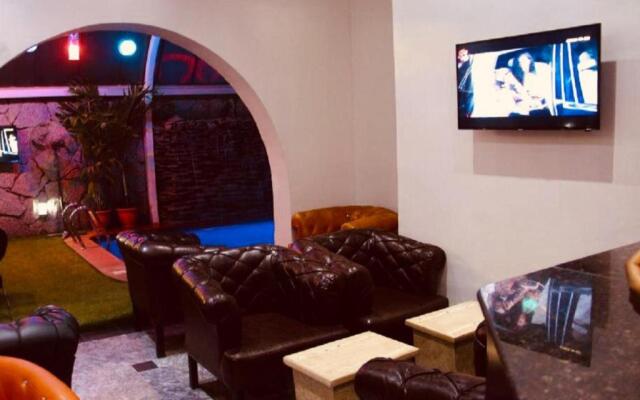 E-Suite Hotel