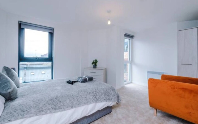 ✰Spacious & Modern 2 Bed Apt, 5 Mins from Leeds!