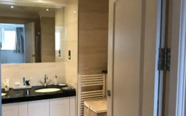 Eson2 - The Hayes Place Lodge