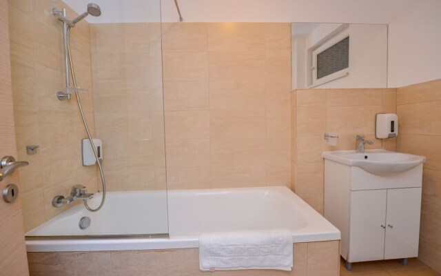 Bucharest Apartment - Cismigiu Gardens