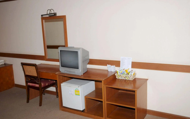 Ayutthaya Thanee Hotel