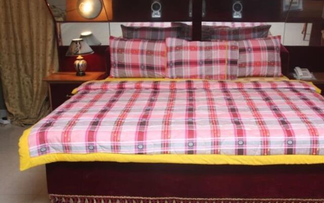Upper Class Suites