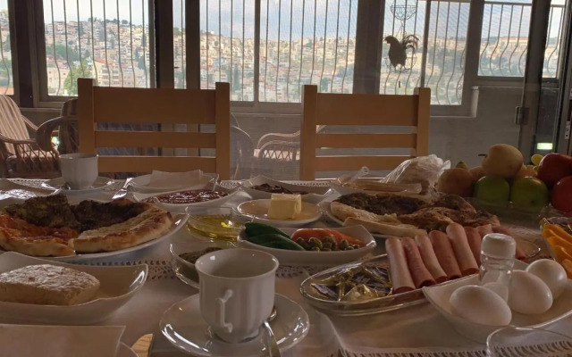 Cozy Wood Apartment With Great View to Nazareth