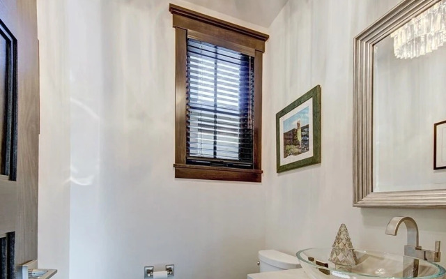 The Bogart House 5 Bedroom Home