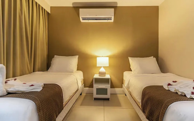 Las Islas Condominiums