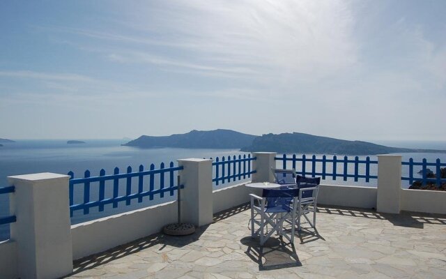 Mr and Mrs White Santorini