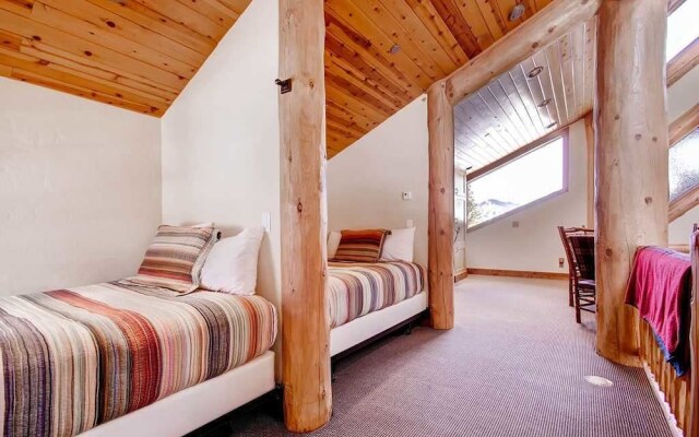 Rubywood - Private Home by RedAwning