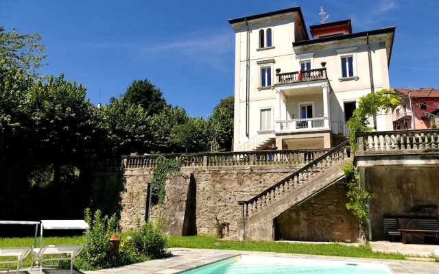 White Lilac romantic B&B adults only