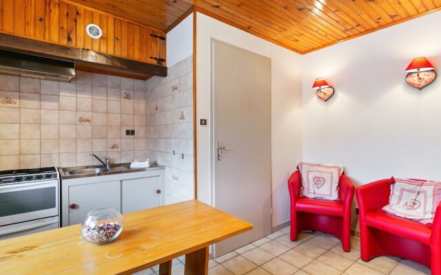 Cosy Apartment in Saulxures-sur-moselotte With Forest Nearby