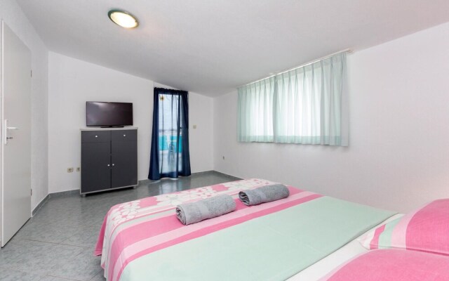 Awesome Home in Stinjan With Wifi and 1 Bedrooms