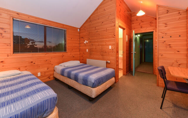 Smoke Lake Hot Springs Lodge and Camp