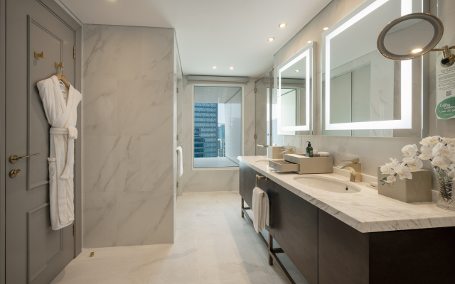 Centara West Bay Hotel & Residences Doha