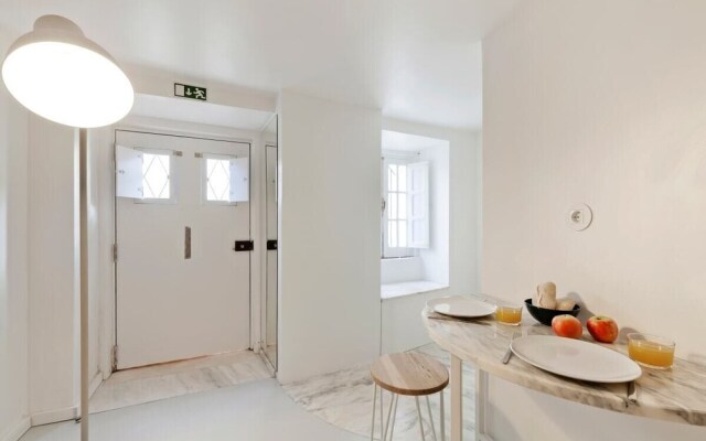 Beautiful 1-Bedroom Apt in Lisbon - NO TV -