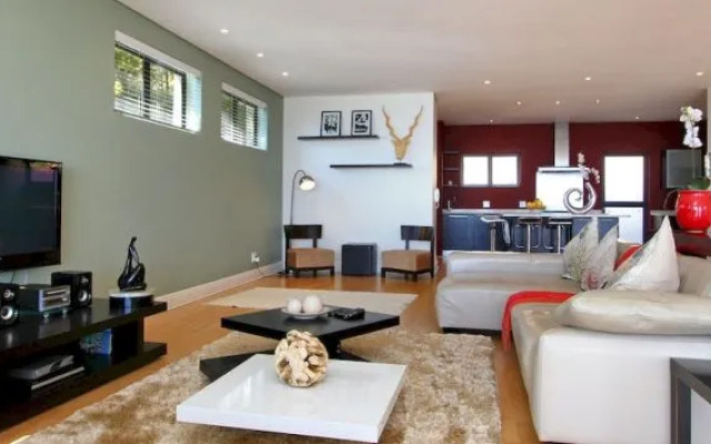 Medburn Views Penthouse