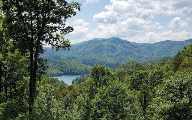 Fontana Lakeview Escape 4 Bedroom Home