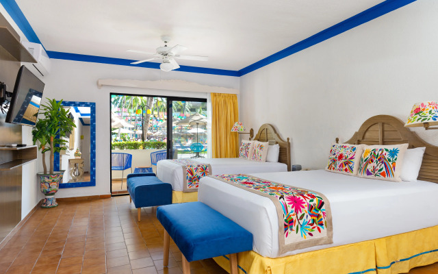 Villa del Palmar Residences