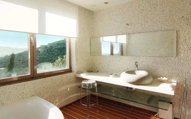 Seaview Peninsula Villa