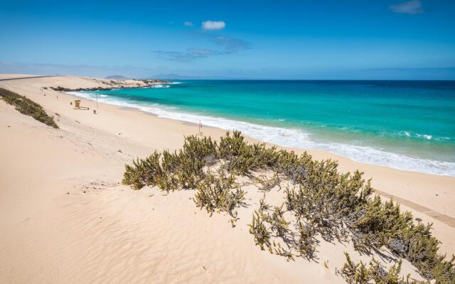 Home2Book Charming Private Pool Aloha Beach Villa