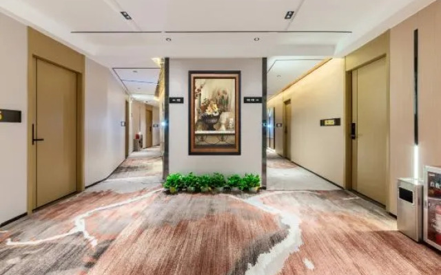 Meiye luxury hotel (Subway station of Jingxi Nanfang Hospital, Guangzhou)