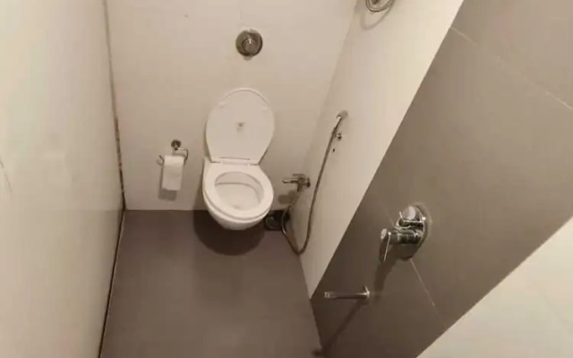 hotel beach crown juhu