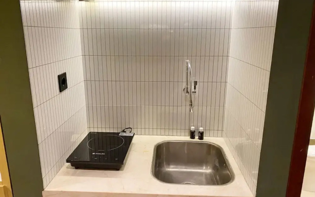 Scenic And Homey Studio Mataram City Apartment