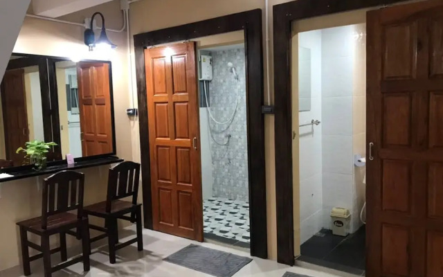 Tangmo House - Hostel