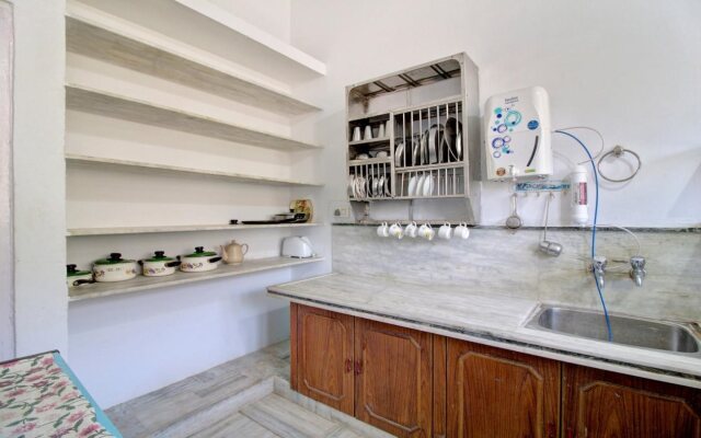 Thakore House By OYO Rooms