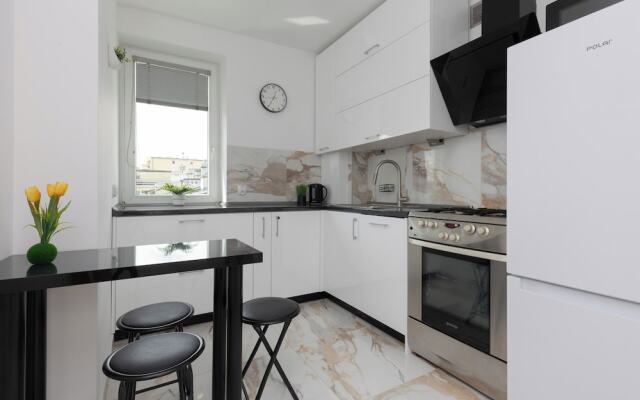 Warsaw Apartment Dobra by Renters