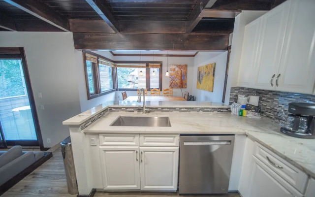 Tennis Townhomes 1323