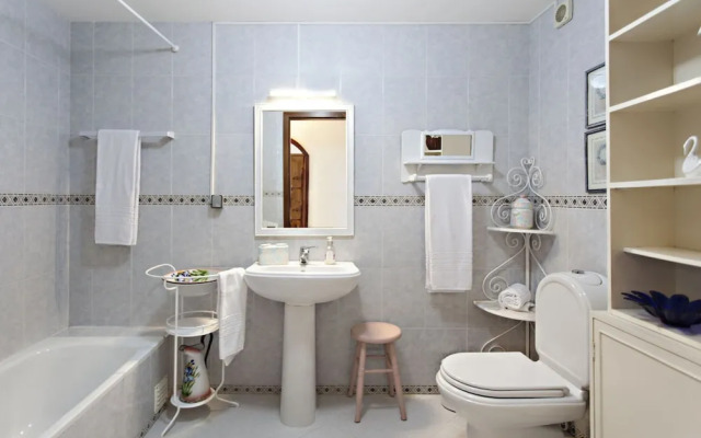 Maresia in Faro With 2 Bedrooms and 1 Bathrooms