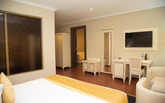 Oak Haven Hotel And Suites