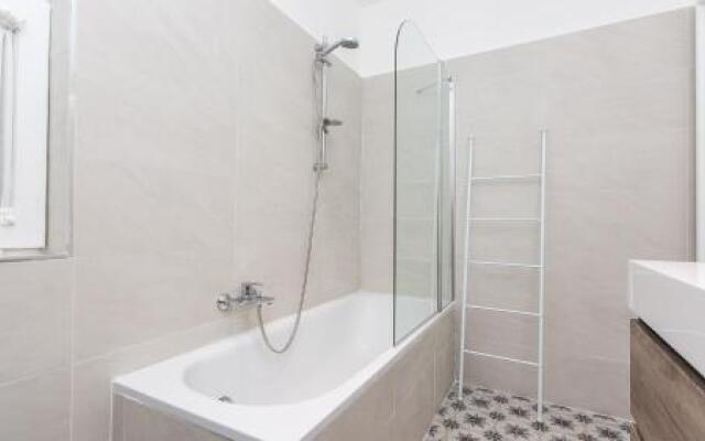 Rental in Rome Colosseo View Luxury