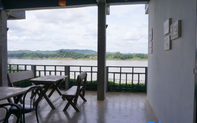 Tonkong Guesthouse & Restaurant