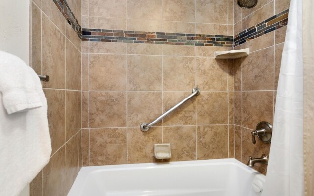 Westwind 207 2BD 2BA Plat Condo