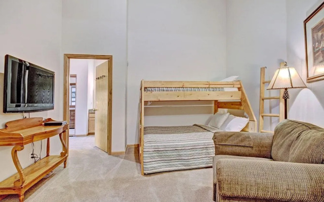 River Mtn Lodge E320