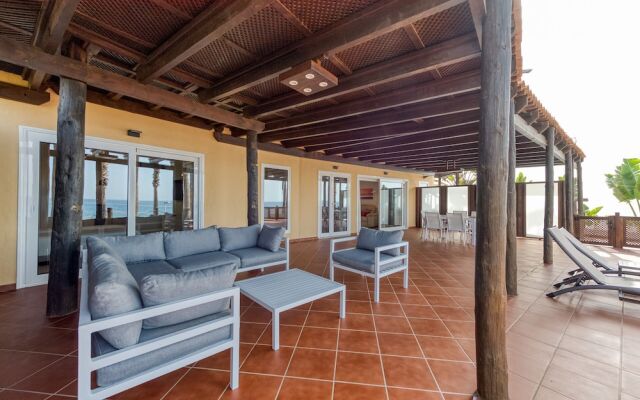Luxury terrace Sea front P67B by CanariasGetaway