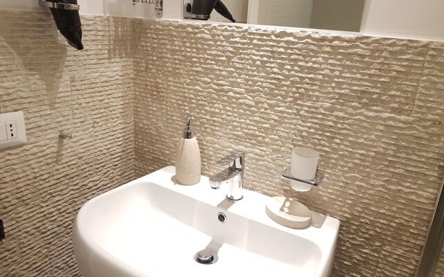 G-Home Rooms And Suites