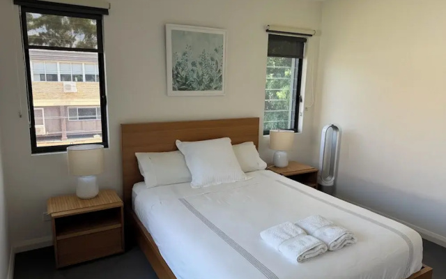 Manly 3 Bedroom Home - Upper Duplex