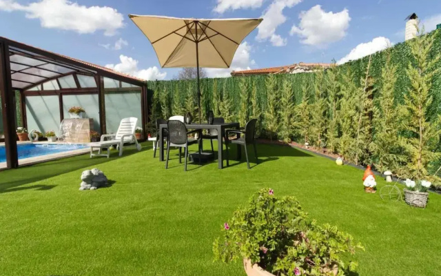 Only Adults Rural House in Burgos