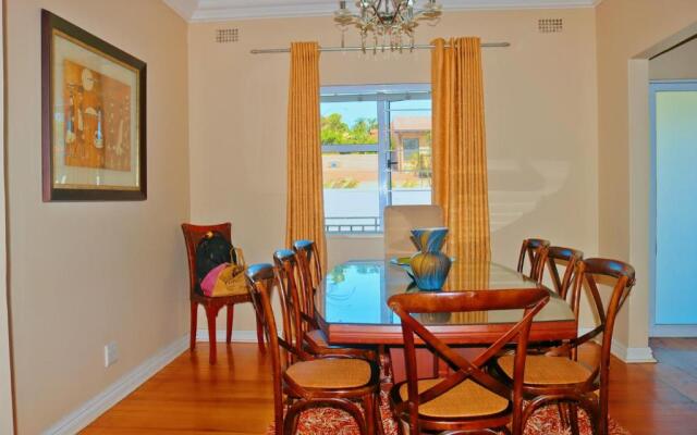 Seas Of Ships Guest House