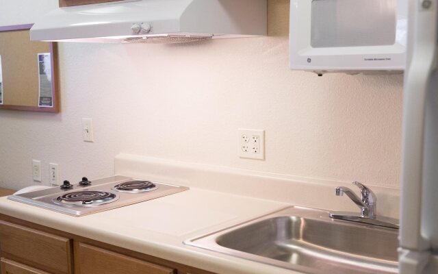 WoodSpring Suites Kansas City Lenexa