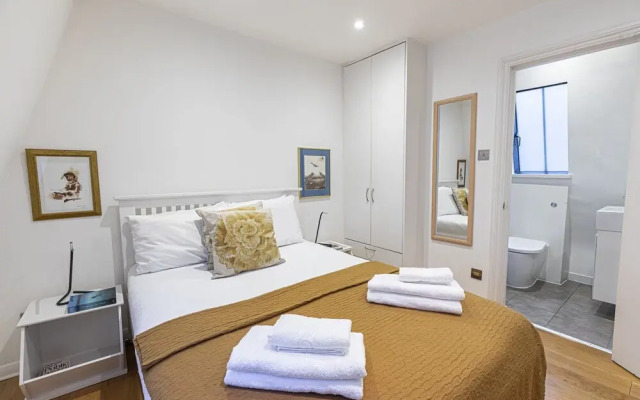 Stylish&Spacious 4br House W/Parking in Kensington