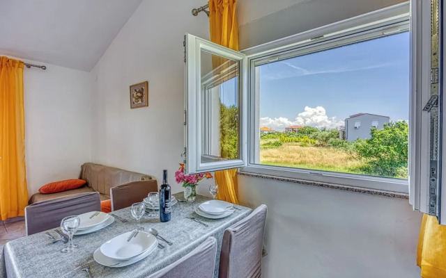 Seaview Apartment in Pasman A2