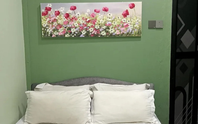 The 1975 Hotel Empire
