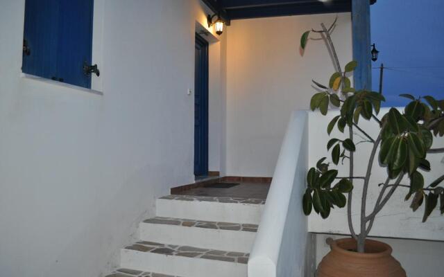 Akitos Maisonette