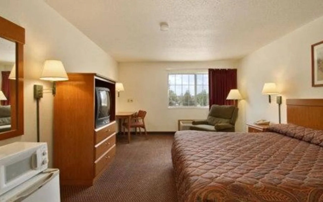 Wamego Inn and Suites