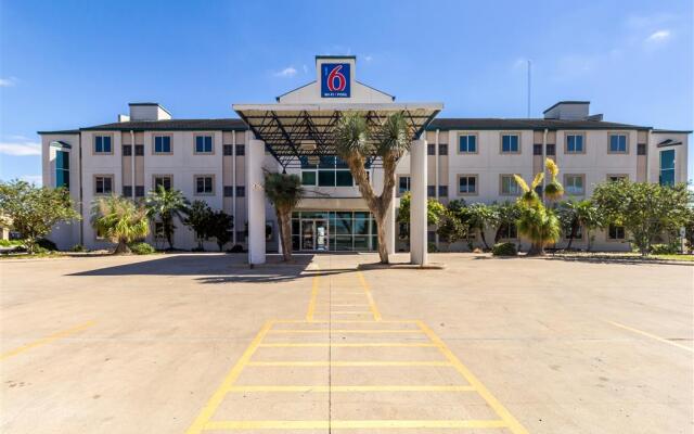 Motel 6 Harlingen, TX