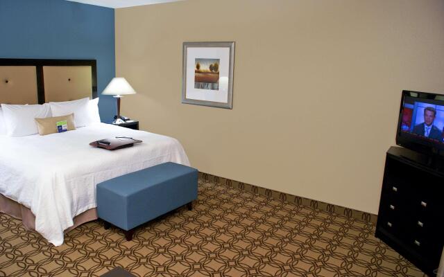 Hampton Inn & Suites Charlotte Airport