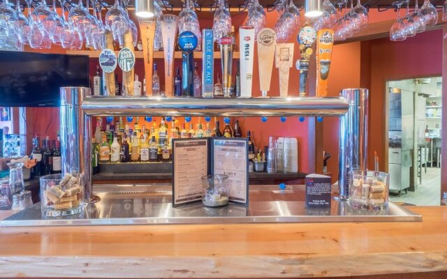 Creekside Suites @ Pacific Shores